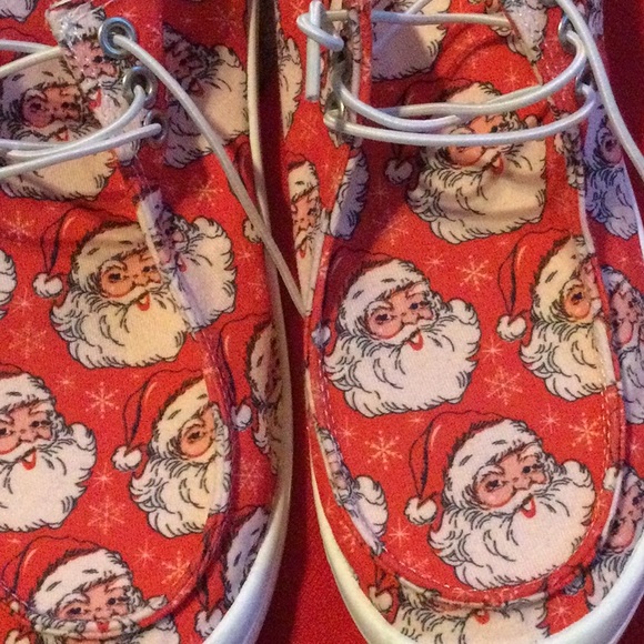 NWOT Santa shoes, size 9.5 - Picture 2 of 3